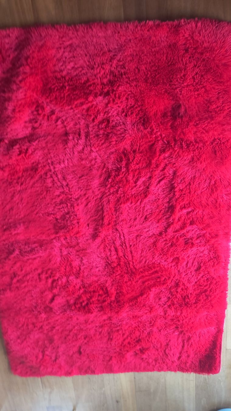 Teppiche: Flauschiger Teppich – Gebraucht aus Güttingen von Castle7
