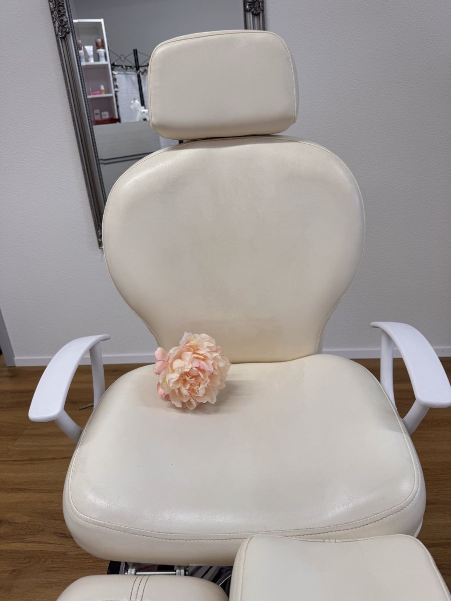 Lettini & sedie per cosmetici: Occasion Kosmetikstuhl – Usato da Wiler b. Seedorf venduto da luz_xvk8 1