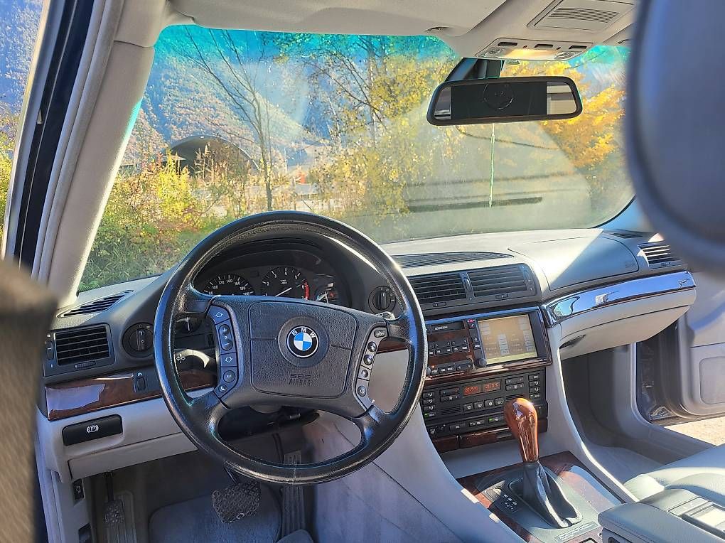 Automobili: BMW 740i – Usato da Fully venduto da Luvi 5