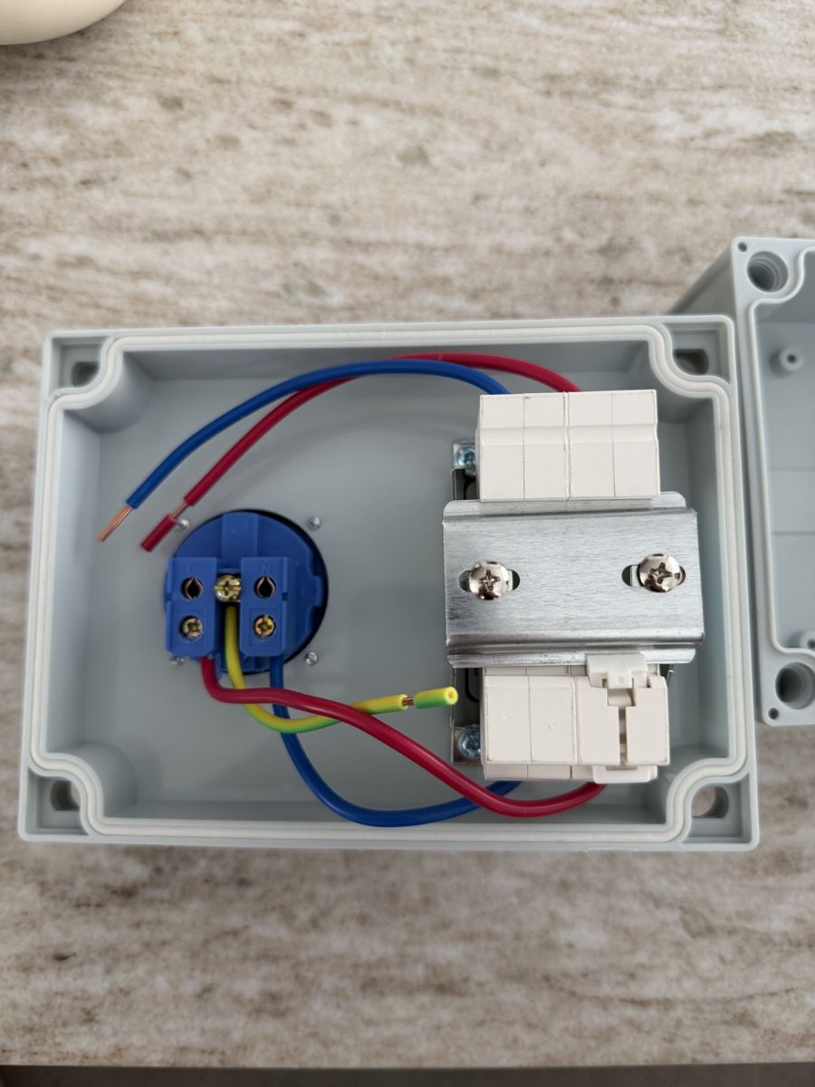 Stromzufuhr: Mobile Stromverteilung 230V mit FI/LS-Schutzschalter – Neu und originalverpackt aus Regensdorf von bugra60 2