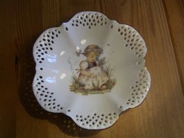 hübsche, kleine M.J.Hummel Durchbruchschale mit Wellenrand