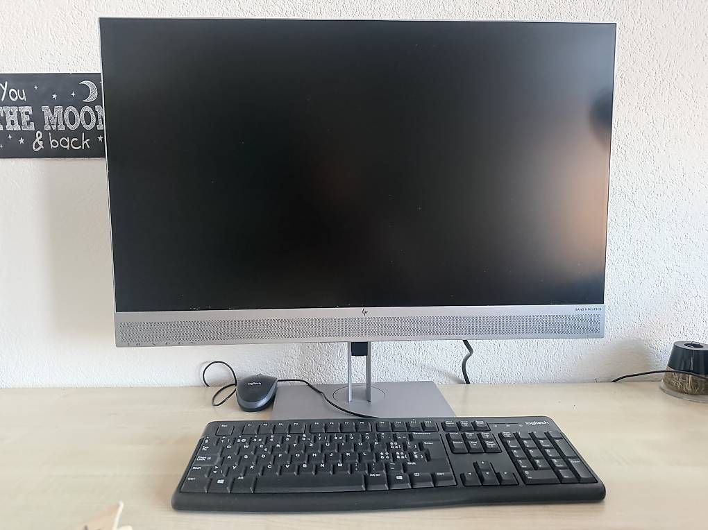 PC: HP E27m G4 27. Avec clavier et souris Logitech. Neuf! – Usato da Corcelles-Payerne venduto da ano_rhf8