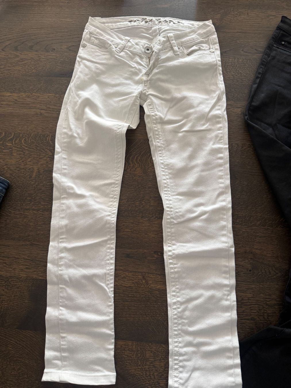 Jeans: 4 Paar Hosen – Gebraucht aus Birrwil von LuciLola 1