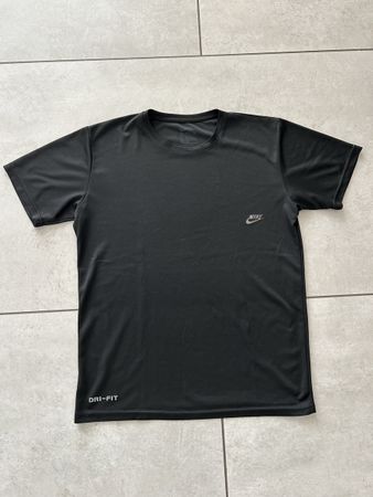 T-Shirt von Nike Grösse.L in Top Zustand