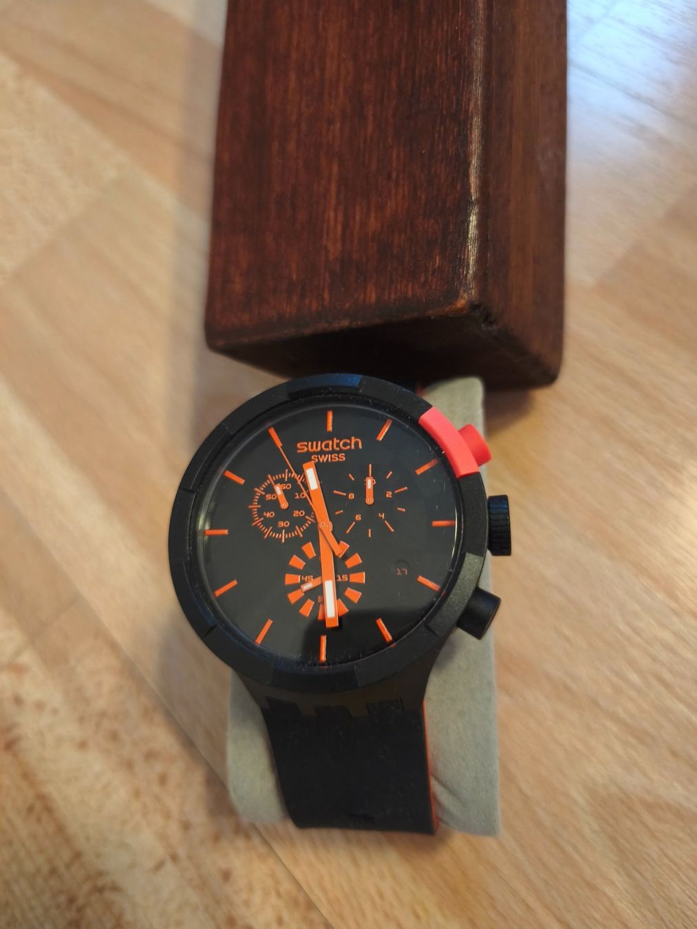 Swatch Orologi: Swatch Big Bold Chronograph - neu!! Schwarz/orange – Nuovo e nell'imballaggio originale da Glarus venduto da yzu_8p5f 1
