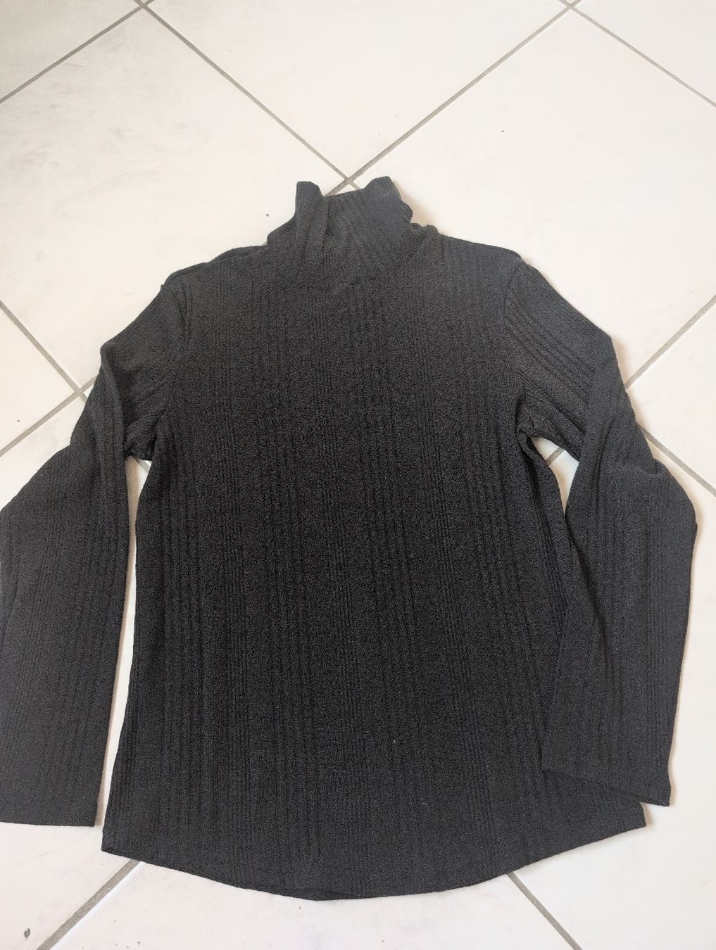 Shein Maglioni & Felpe: Pull à col roulé SHEIN noir, taille M en bon état – Usato da CORMINBOEUF venduto da savaja