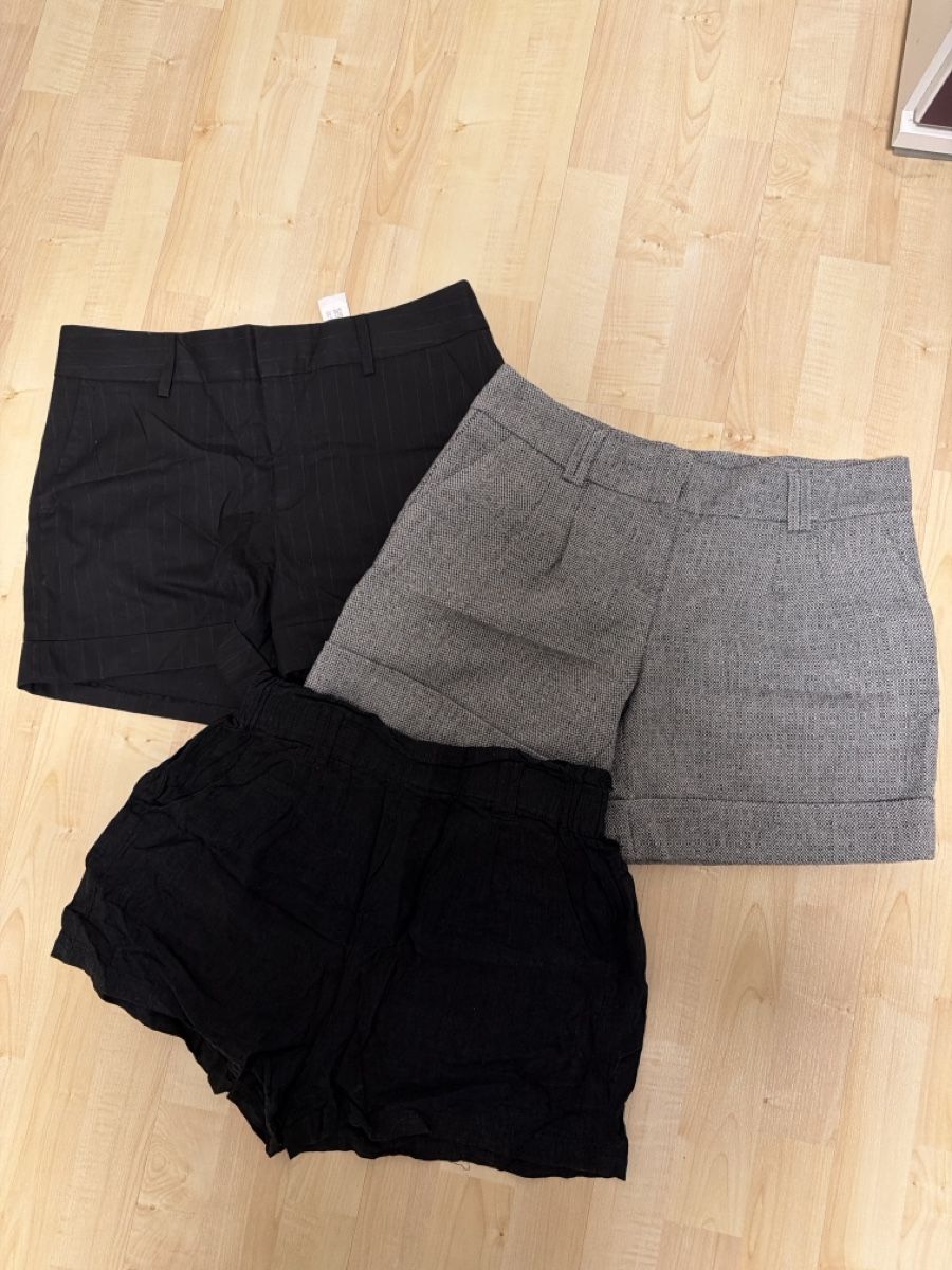 Zara Lotti di vestiti: Shorts Damen – Usato da Bassersdorf venduto da em_mik18