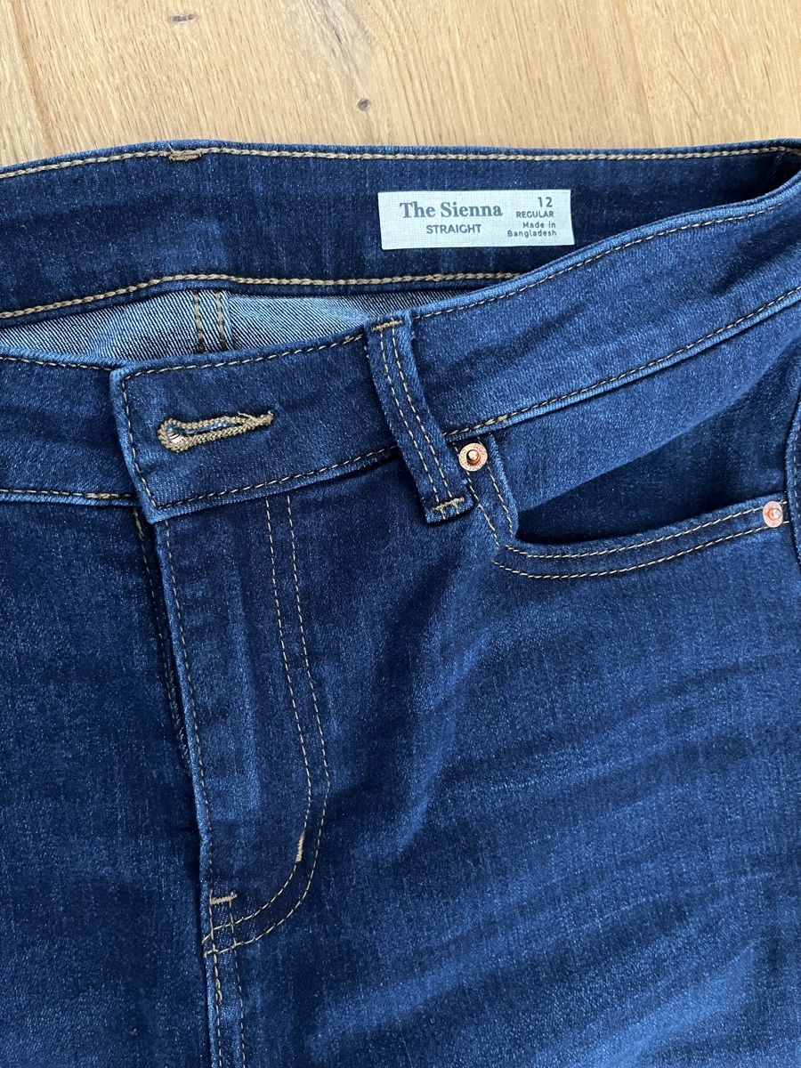 Jeans: M&S Sienna Straight Jeans W12 Regular – Gebraucht aus Windisch von bymarikaa 1