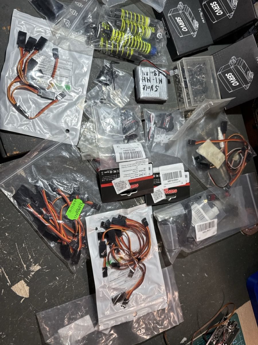 RC Kits de montage: Rc Bastel Kiste  – Neuf (Voir description) à Altdorf UR par modellbau-widmer 1