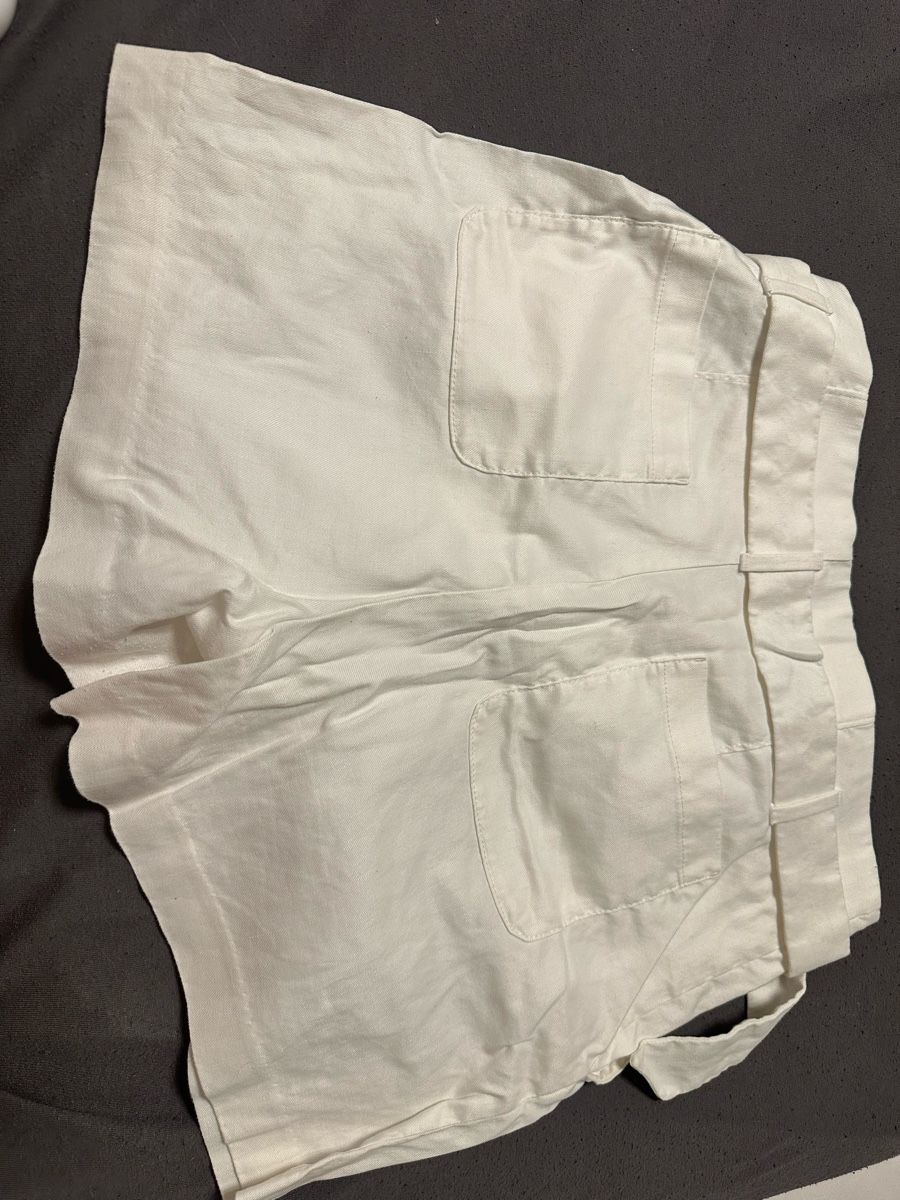 Banana Republic Pantaloni: Banana Republic White Belted Shorts - Size 12 - Summer! – Nuovo (secondo la descrizione) da Wangen SZ venduto da emm_8ykd 2