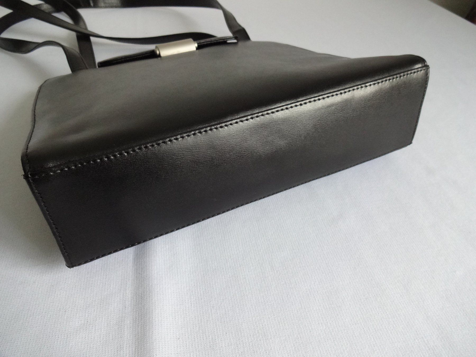 Mandarina Duck Borse da donna: *** MANDARINA DUCK *** Echtleder Umhängetasche – Usato da Frauenfeld venduto da rey06 7