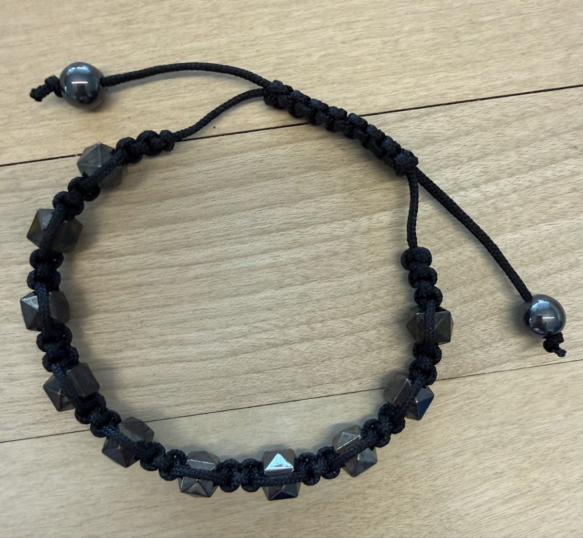 Bracciali & Braccialetti: Schickes, schwarzes Armband – Usato da Lyss venduto da Sibella56