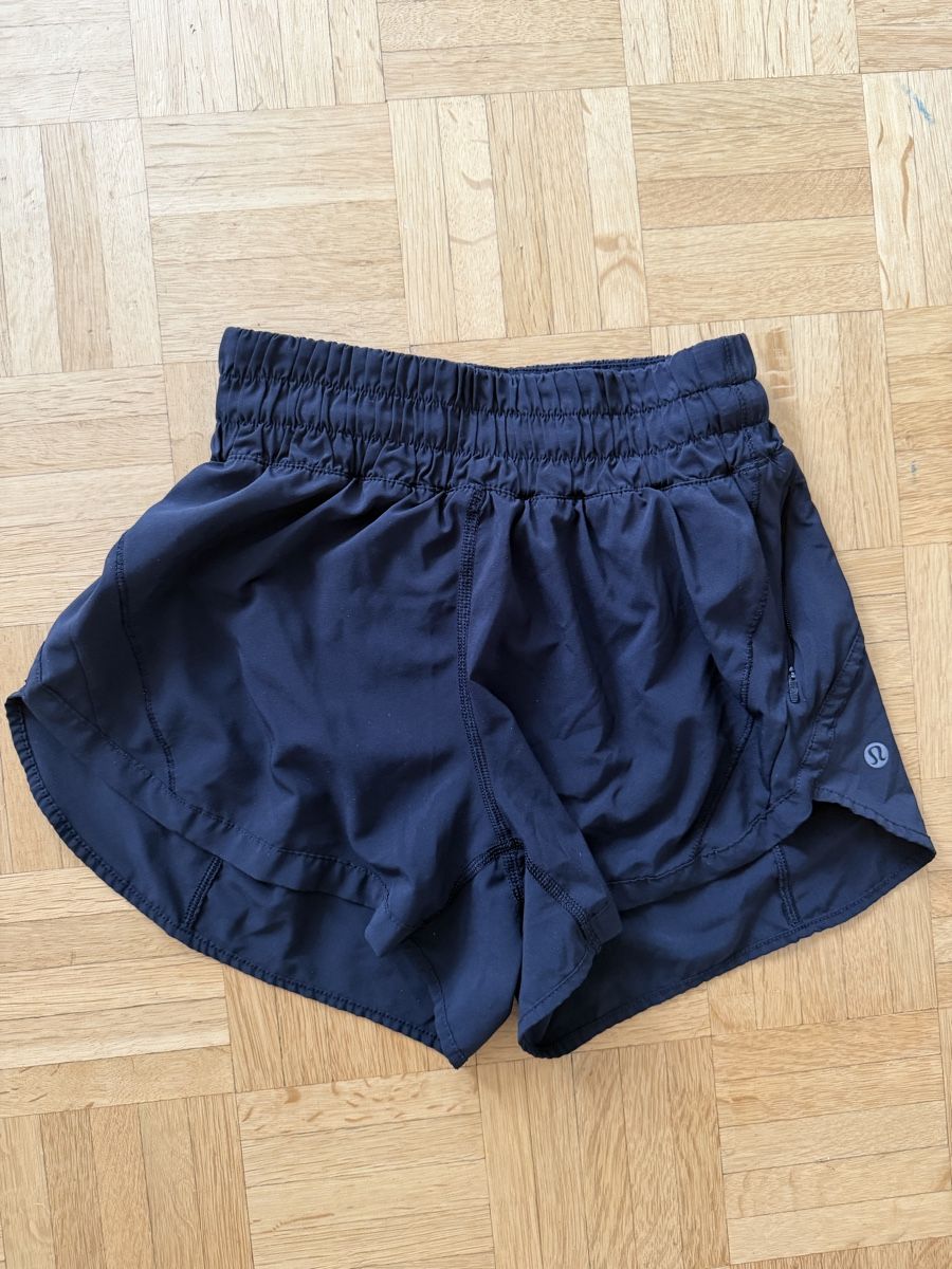 Lululemon Pantaloni: 2 Stk. Lululemon Shorts Schwarz – Usato da Riehen venduto da FHBS 7