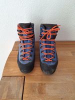 Chaussures d'alpinisme *Decathlon" pointure 41