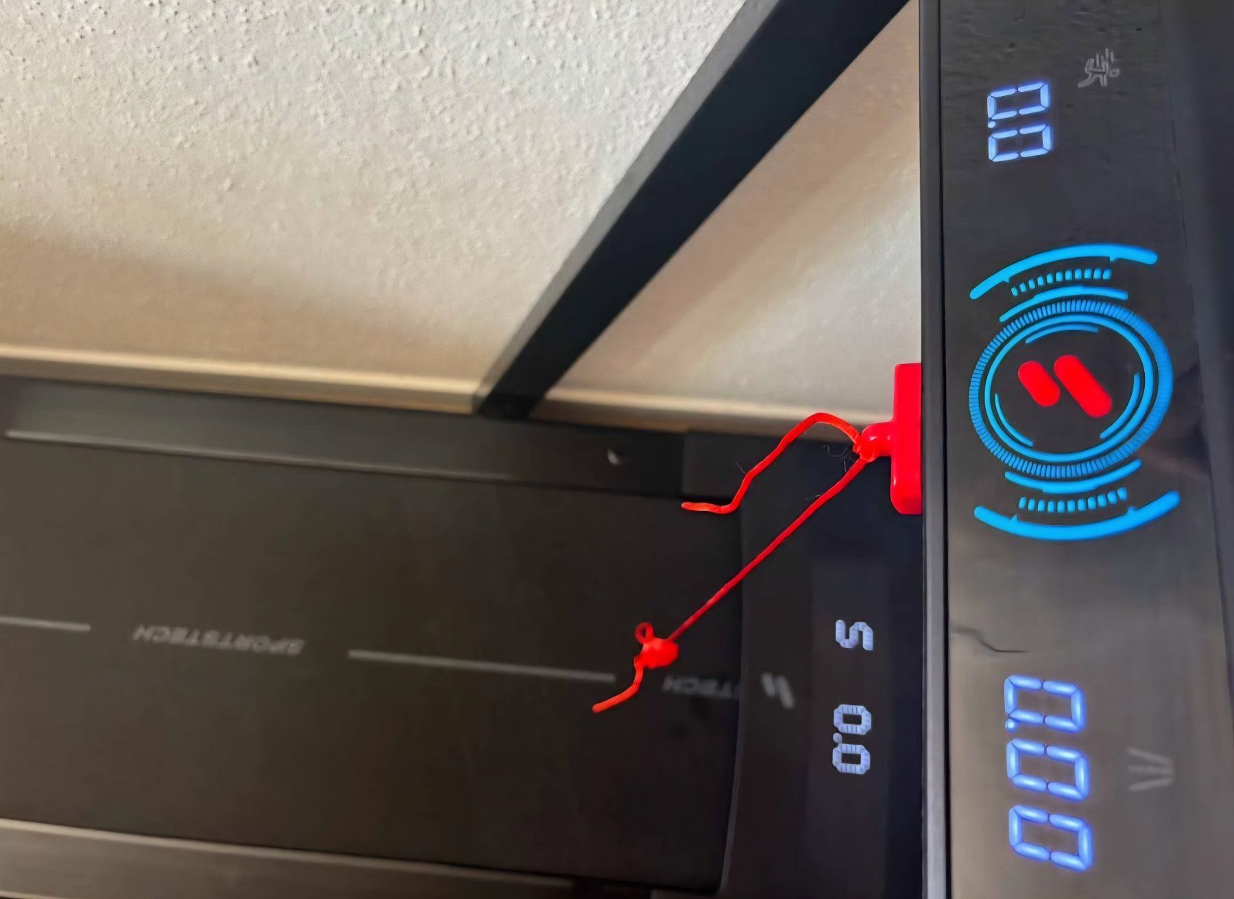 Hometrainer: Sporttech Laufband mit LED – Usato da Triengen venduto da dey_knn8 2