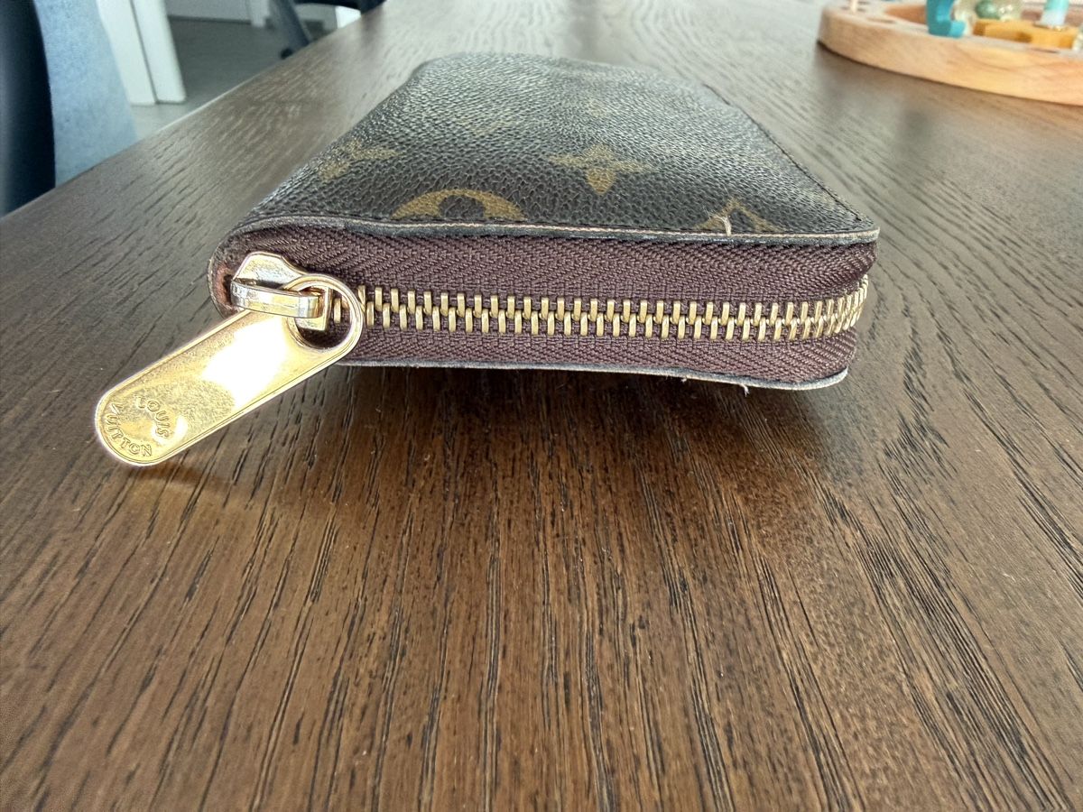 Louis Vuitton Portamonete: Louis Vuitton Zippy Wallet Monogram  – Usato da Davesco-Soragno venduto da tin_6xjv 3