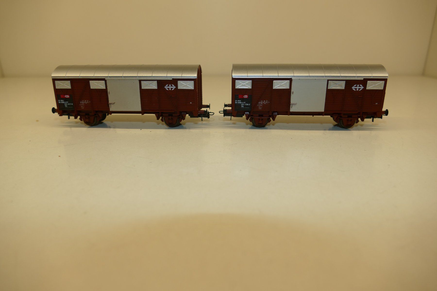 Lima Modellini di ferrovie: Lima H0: 2xSBB Güterwagen – Nuovo (secondo la descrizione) da Niederhasli venduto da Flash32 2