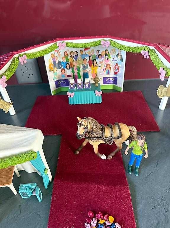 Schleich Giocattoli: Schleich Grosse Pferdeshow 42466 – Usato da Kefikon ZH venduto da Haligali81 1
