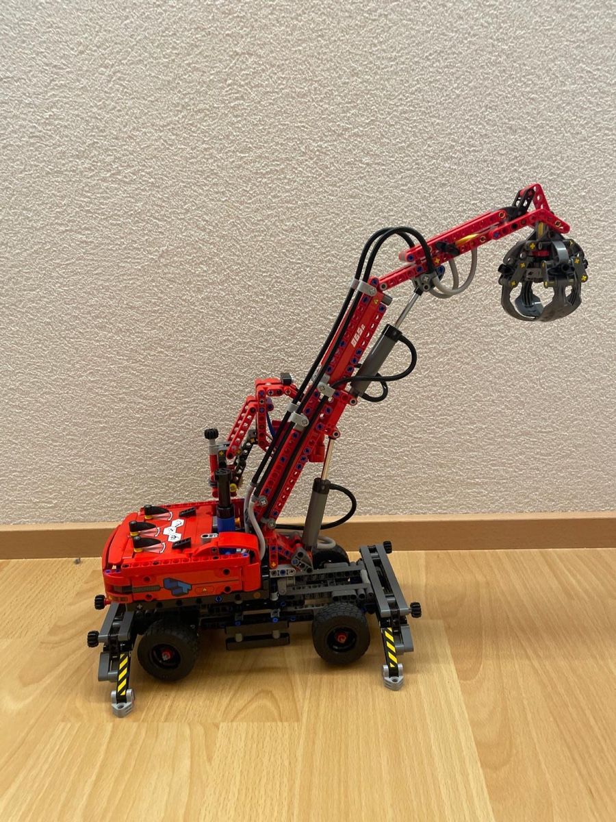 Lego Giocattoli: Lego Technic Umschlagbagger 42144 ab 1.- – Usato da Fischingen venduto da black_flat6
