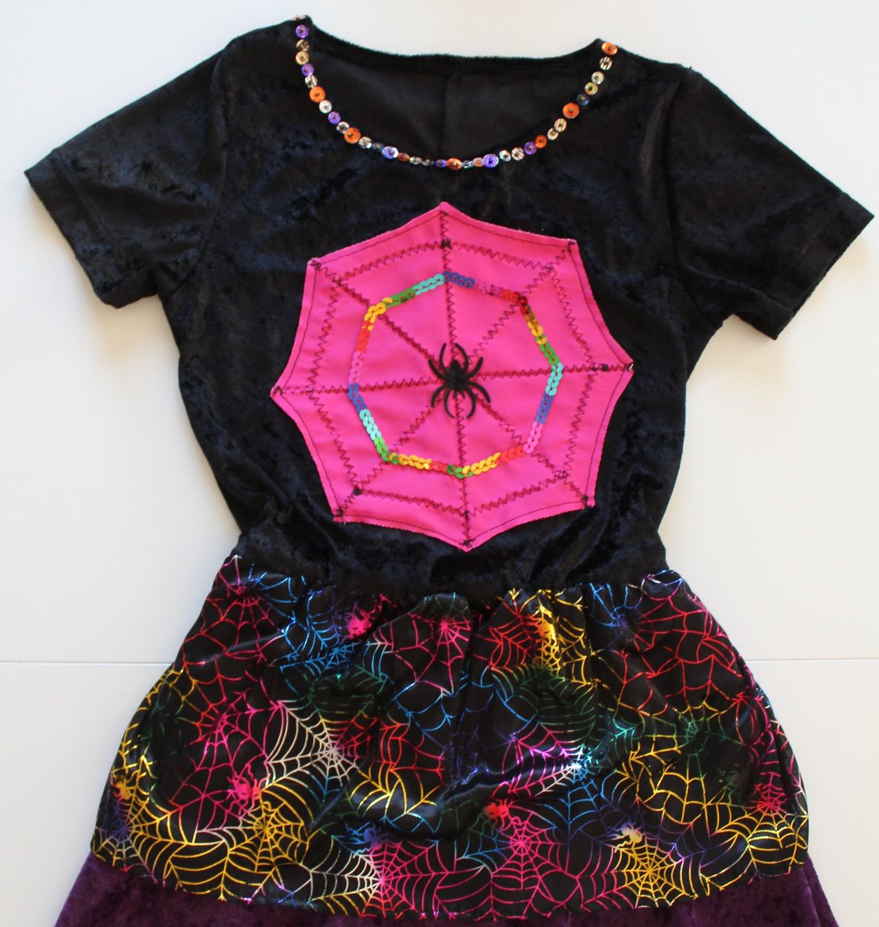 Costumes: Costume sorcière / Hexe t. 4 - 5 ans – D'occasion à Peseux par CoolShoping 3