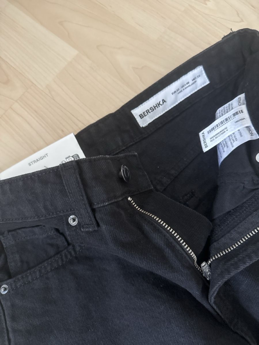 Jeans: Jeans schwarz Gr 32 – Nuovo e nell'imballaggio originale da Zell ZH venduto da Guffos 2