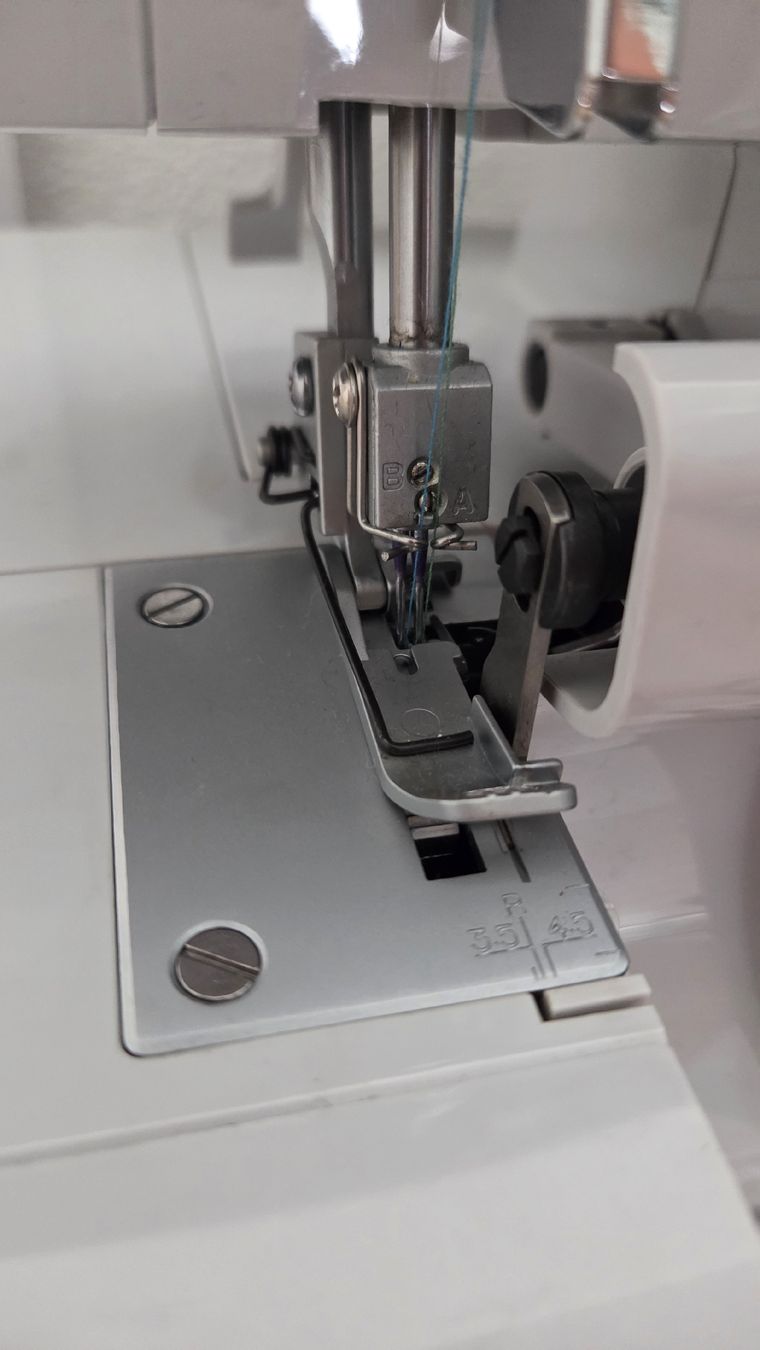 Singer Machines à coudre: Singer Heavy Duty 854 Overlock – D'occasion à Winznau par Lauralavera1 1
