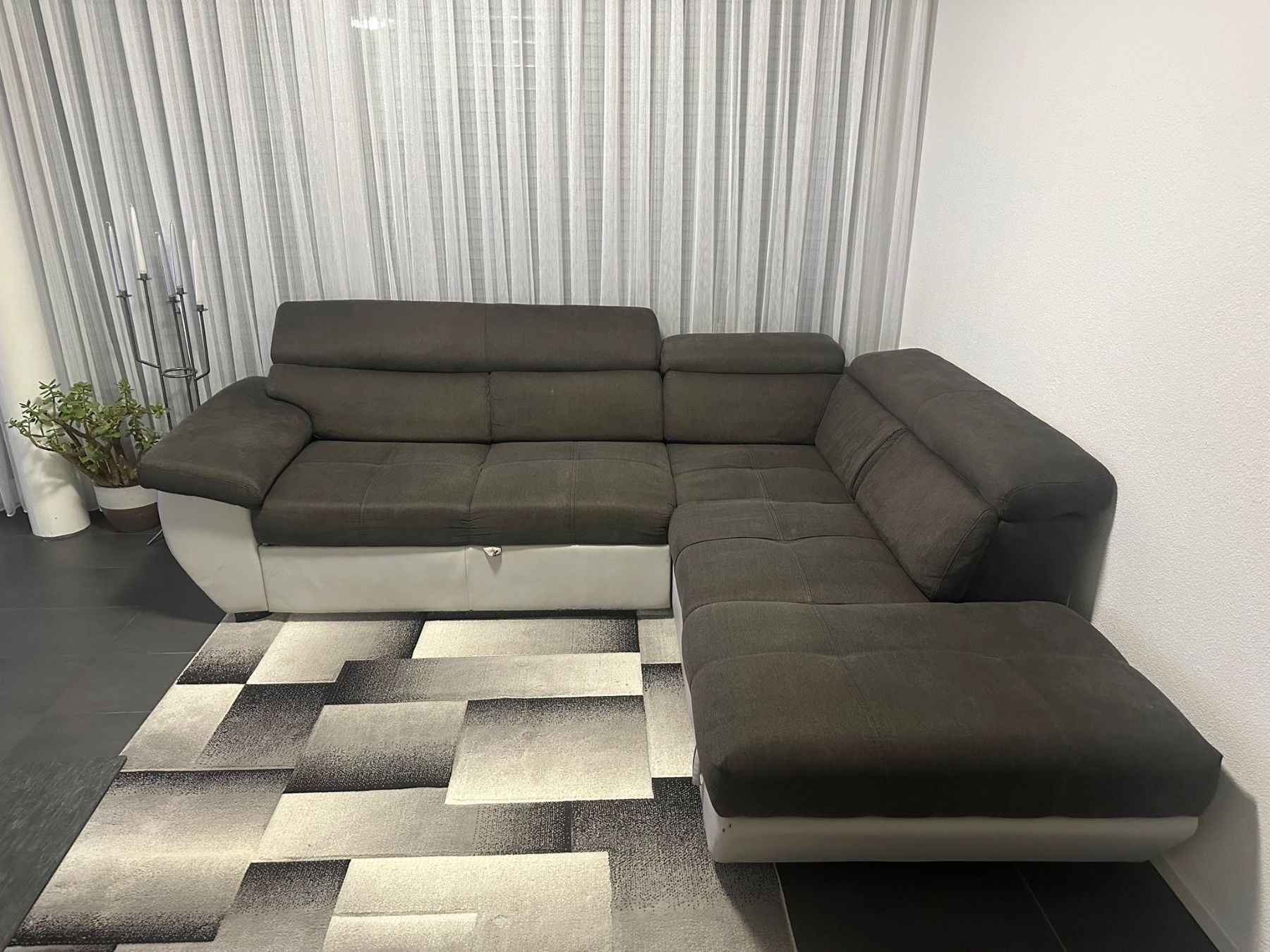 Divani: Ecksofa mit Bettfunktion & Stauraum | Dunkelgrau/Weiss | ... – Usato da oftringen venduto da rai_lb5s 2