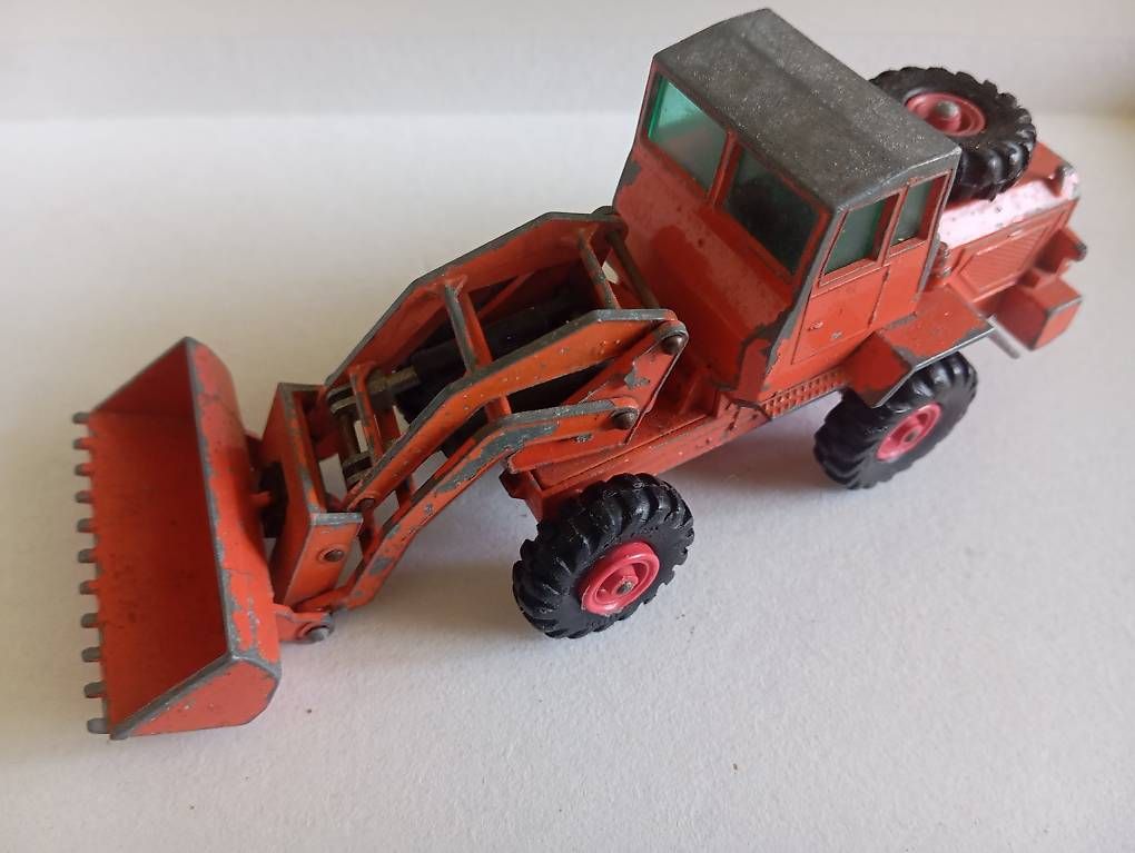 Matchbox Voitures modèles: Hatra tractor shovel Matchbox – D'occasion à Basel par Petergunn