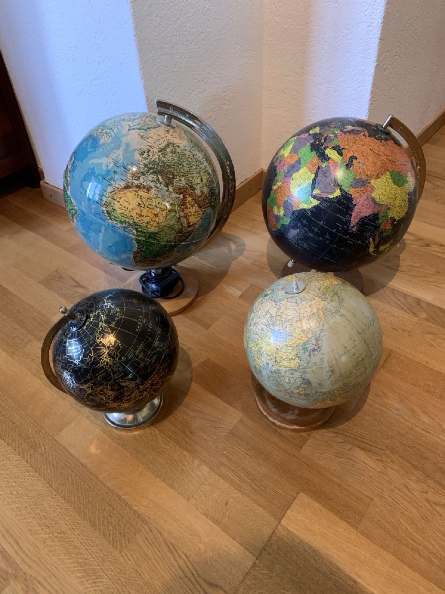 Altro in Decorazioni & Accessori: Lot de 4 globes terrestres – Usato da Veytaux venduto da Latourelle