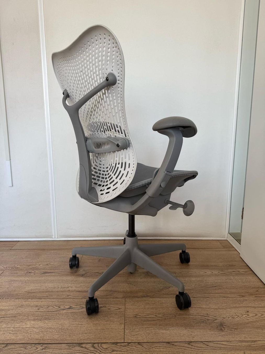 Chaises: Herman Miller Mirra Alpine – D'occasion à Purmerend par Offeco 2