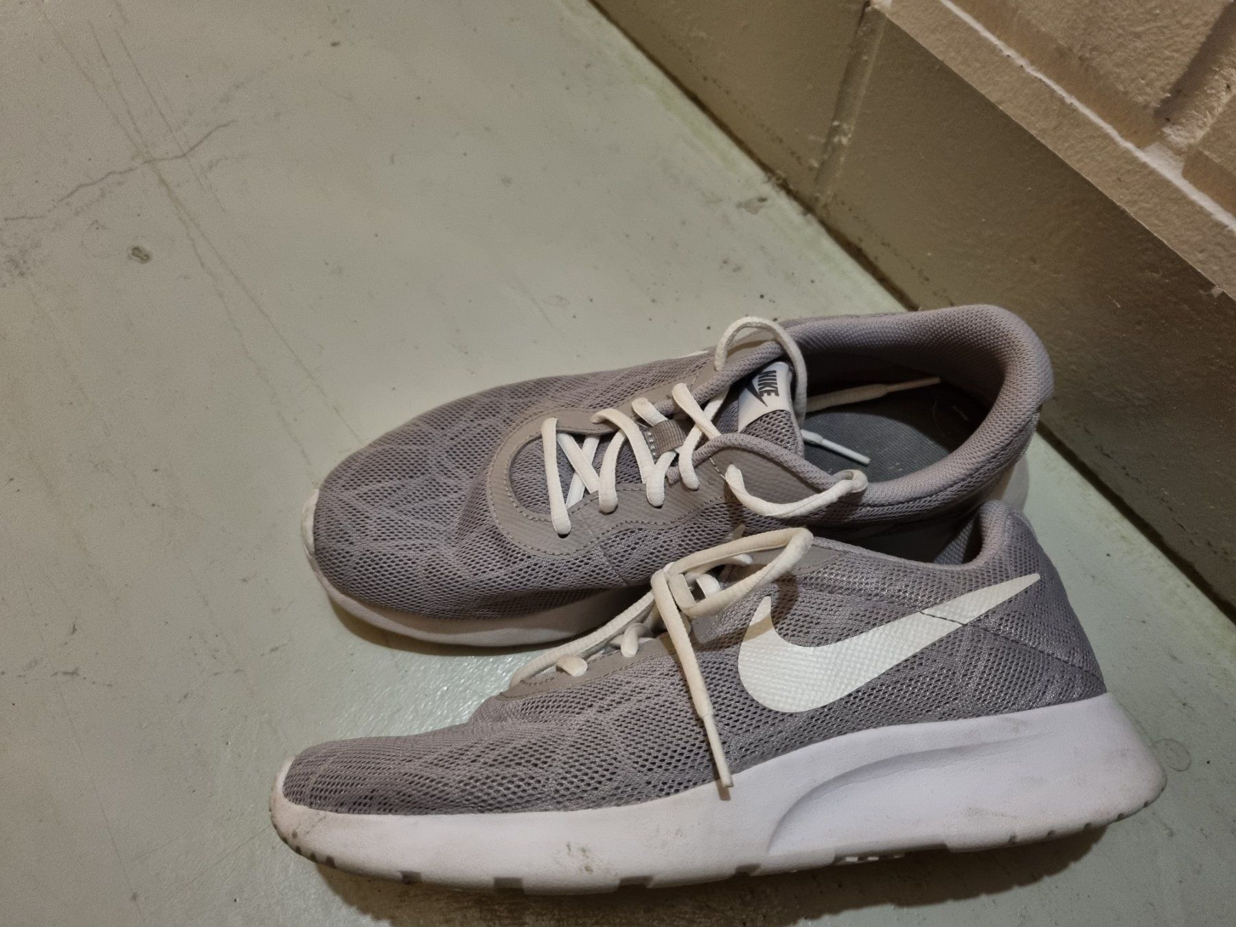Nike Damenschuhe: Sportschuhe Gr.41 – Gebraucht aus Thun von Vesna27