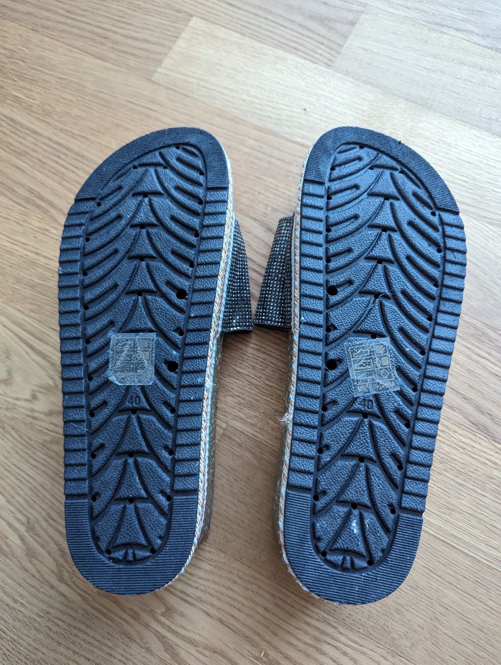Scarpe da donna: Neue Plateausandalen / 40 – Nuovo e nell'imballaggio originale da Beckenried venduto da ang_j9fs 2