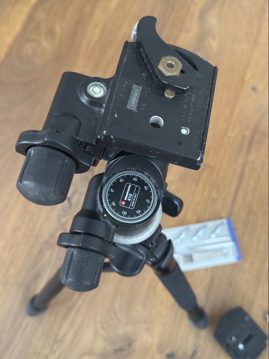 Manfrotto Stative & Köpfe: Manfrotto 410 Getriebeneiger & Benro Stativ – Gebraucht aus Visp von Primelens 4