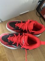 Adidas Turnschuhe rot schwarz Grösse 39,1/3