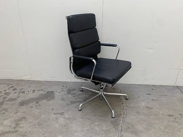 Vitra Chaises: Vitra Soft Pad Leder – D'occasion à St. Gallen par MSMoebelhandel