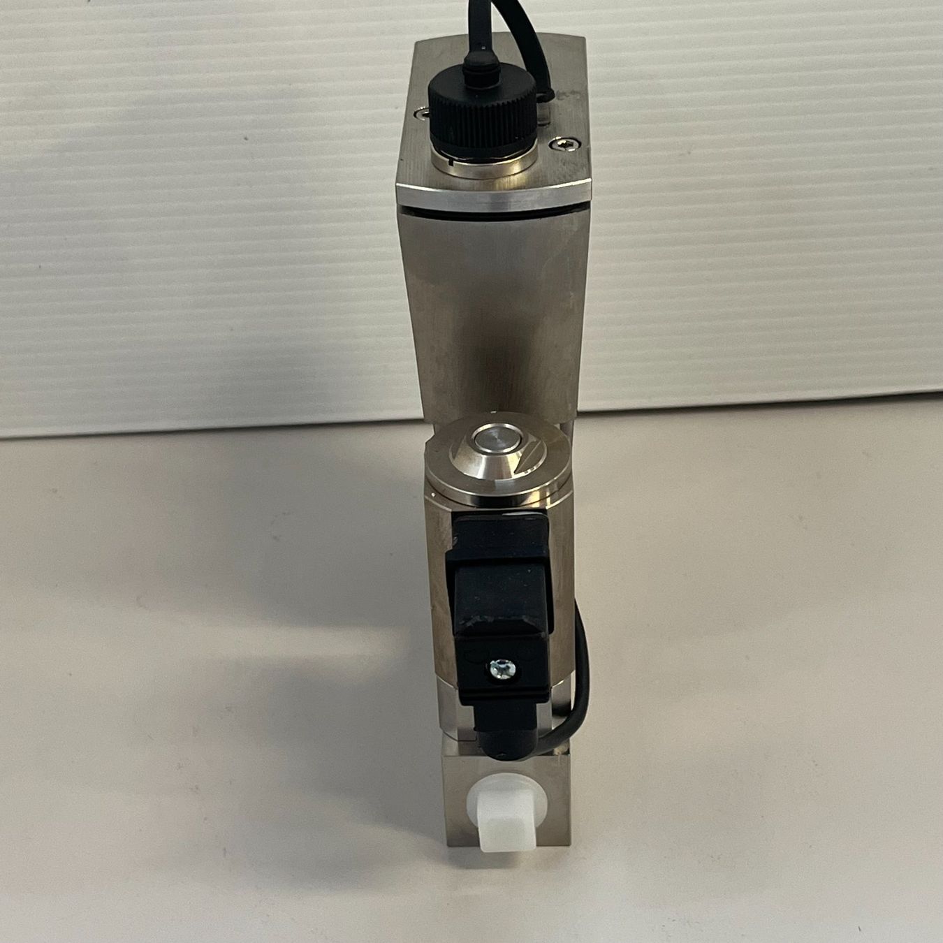 Accessori da laboratorio: Bronkhorst Mass Flow Controller F201 CI-10K-AGD-00-V – Usato da Niederdorf venduto da LeptonAG_Labor 2