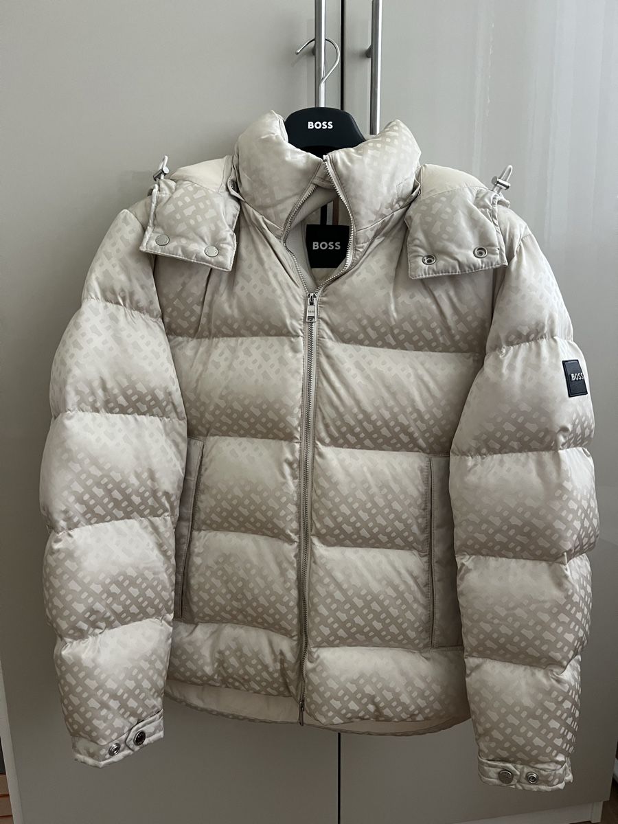 Hugo Boss Giacche: Neue BOSS Jacke – Nuovo (secondo la descrizione) da Rotkreuz venduto da car_9rt7