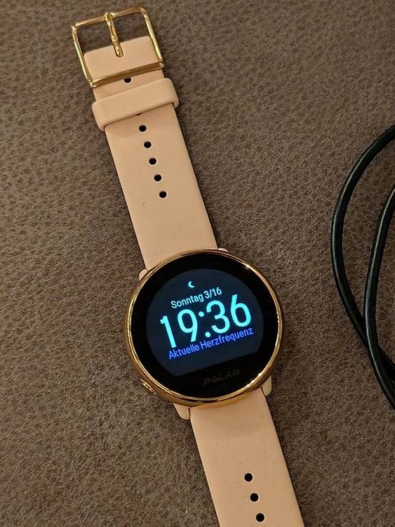 Polar Ignite 2 inkl. Ladekabel und Ersatzarmband 3