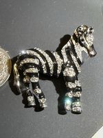 Brosche Zebra mit Strasssteinen