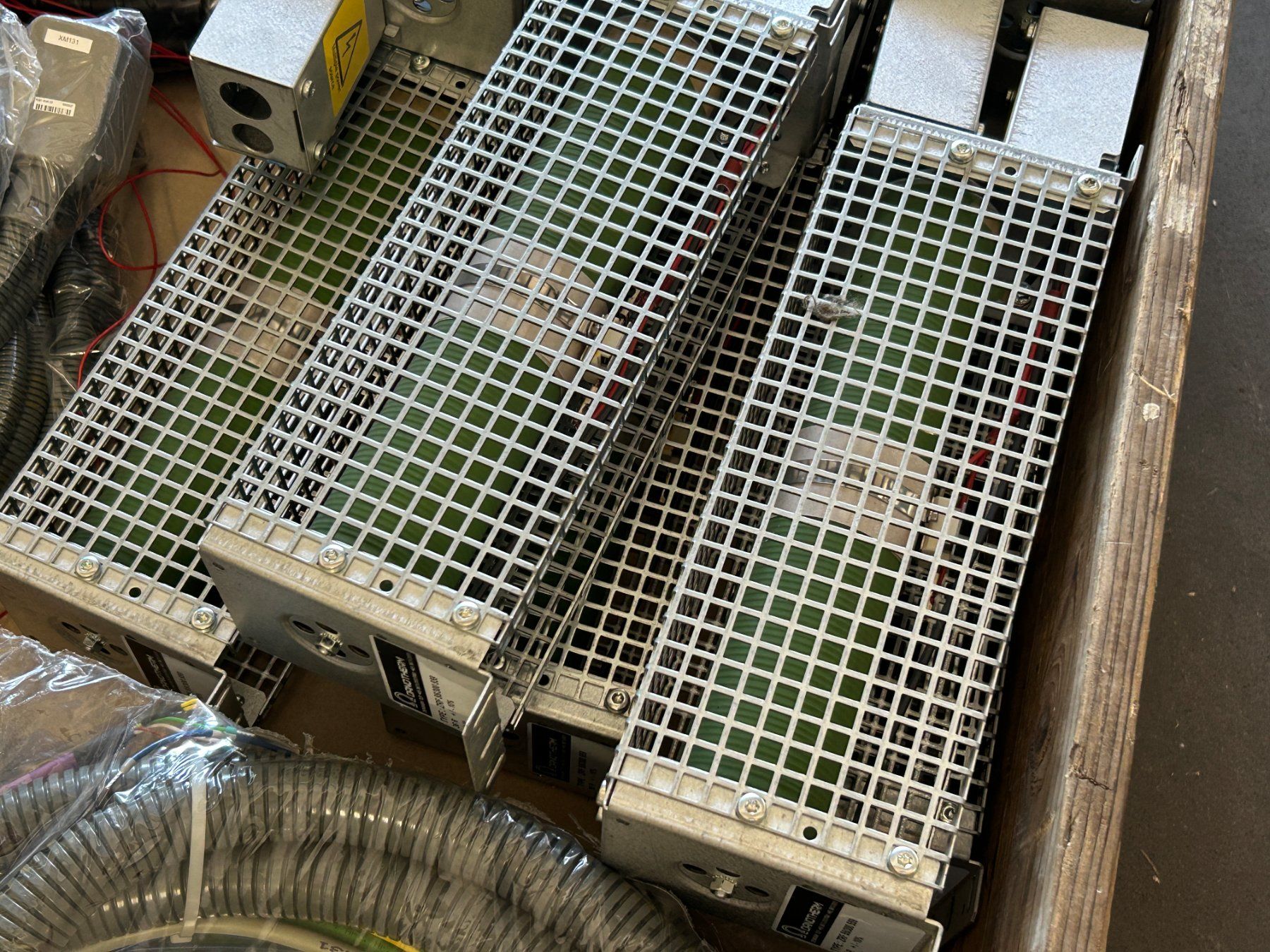Componenti elettronici: Palette voller Elektromaterial – Nuovo (secondo la descrizione) da Zofingen venduto da Maschinenfabrik 2