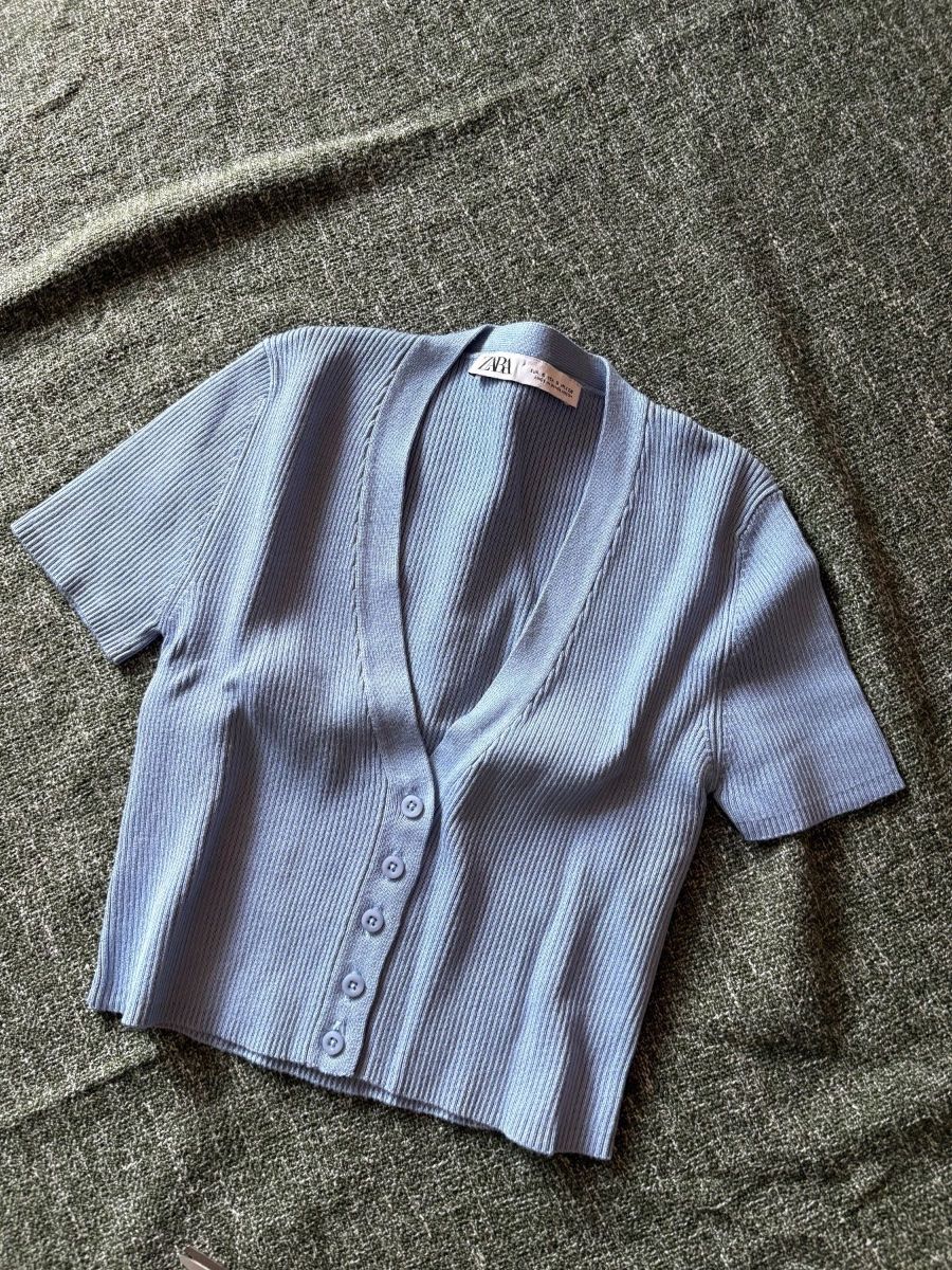 Zara Blusen, T-Shirts & Tops: Hellblauer Pullover – Neu (gemäss Beschreibung) aus Zürich von bbbggg