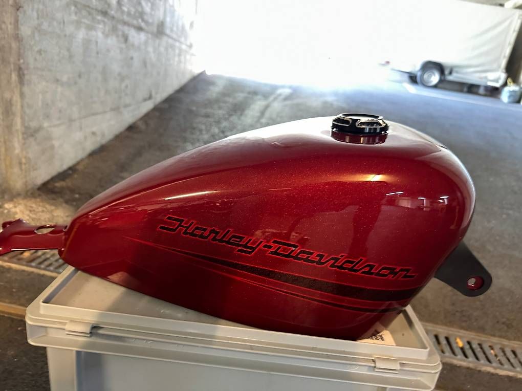 Harley-Davidson Tutti i ricambio per moto: Tank Harley Davidson Forty Eight – Usato da Münsingen venduto da Rop 1