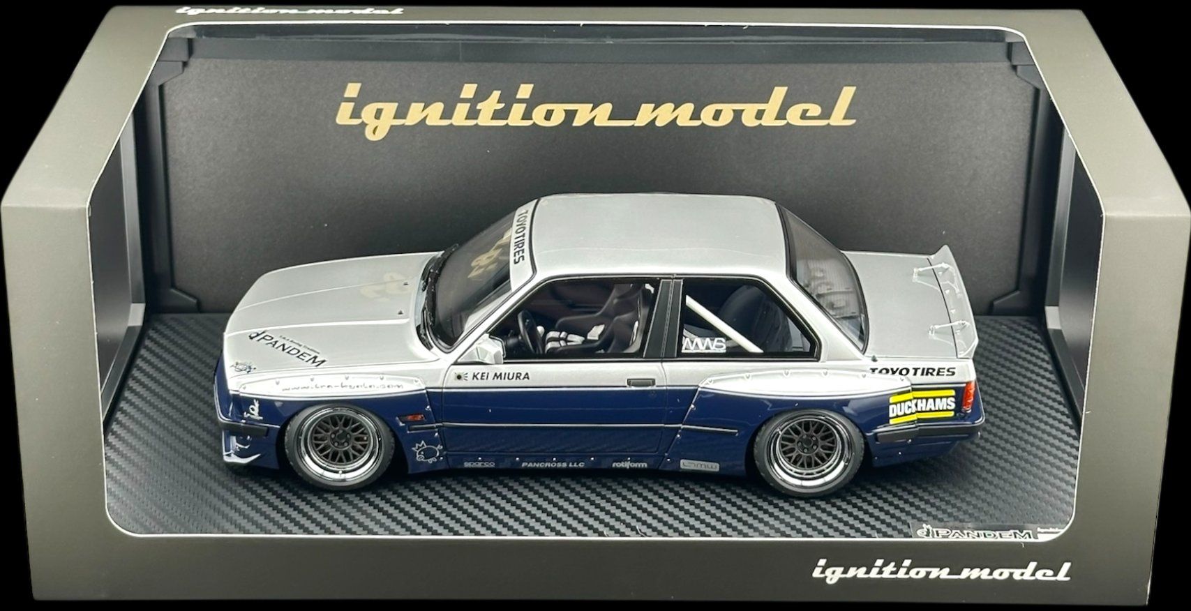 BMW Modellini d'auto: BMW M3 30 Pandem Silver / Blue 1:18 Ignition Model – Nuovo e nell'imballaggio originale da Obergerlafingen venduto da collector-shop.ch