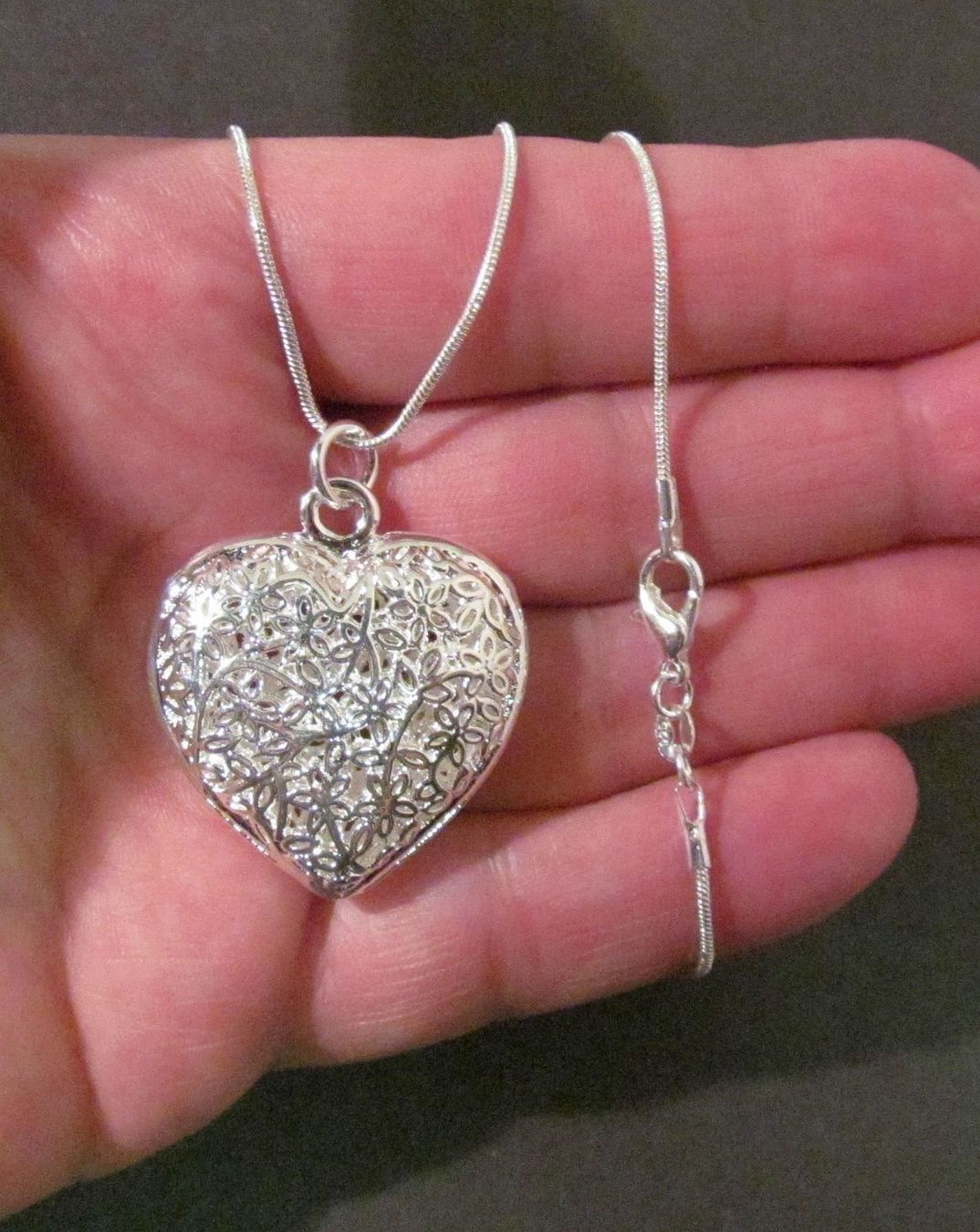 Anhänger: Halskette mit Herz - Anhänger in Silber – Neu und originalverpackt aus St. Margarethen TG von ursk10 1