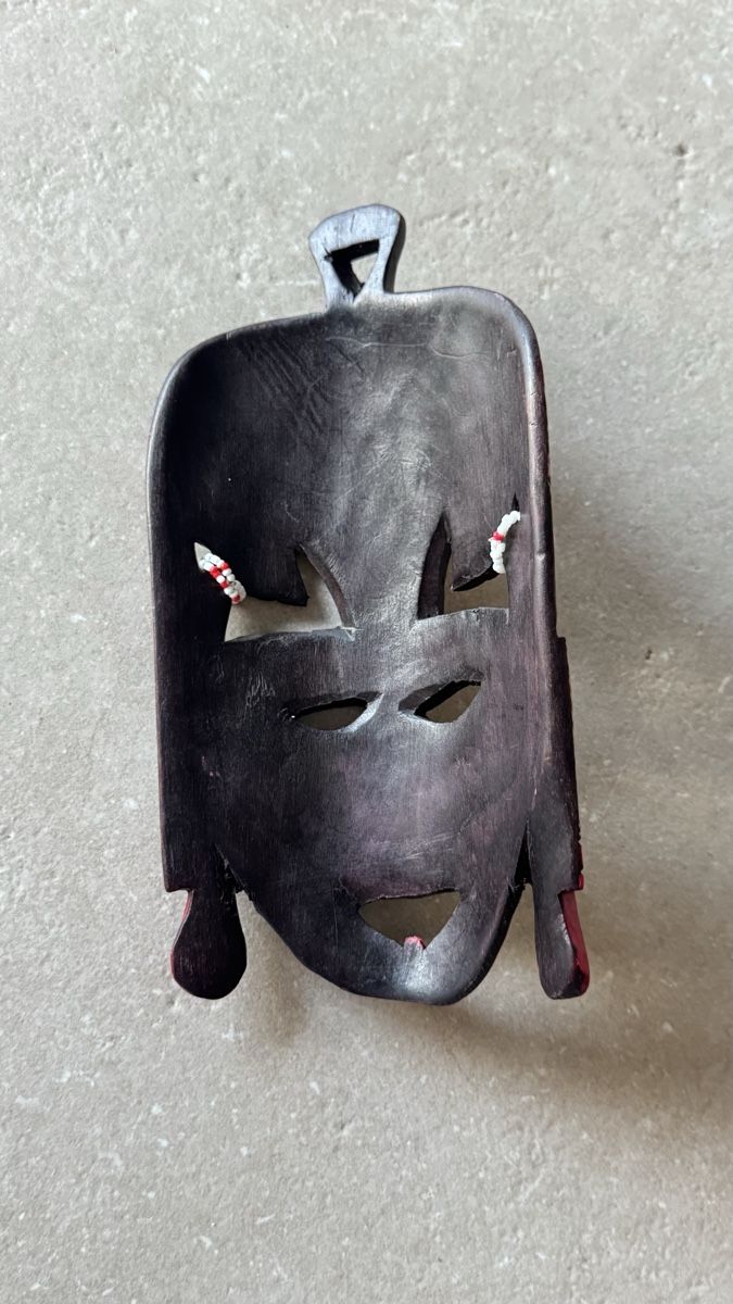 Tutte le decorazioni: Handgeschnitzte Holzmaske aus Kenia – Usato da Ottenbach venduto da Alexandr 1