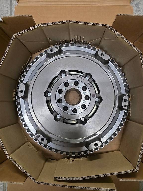 Tutti pezzi di ricambio auto: BMW Zweimassenschwungrad – Usato da Grüt (Gossau ZH) venduto da S65-Power 1
