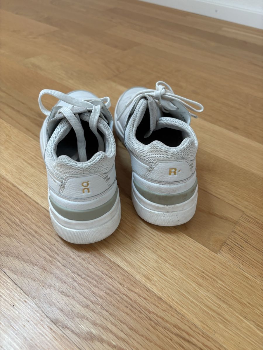 On Scarpe da donna: ON The Roger weiss 36.5 – Usato da Bettwiesen venduto da ras_9rk9 2