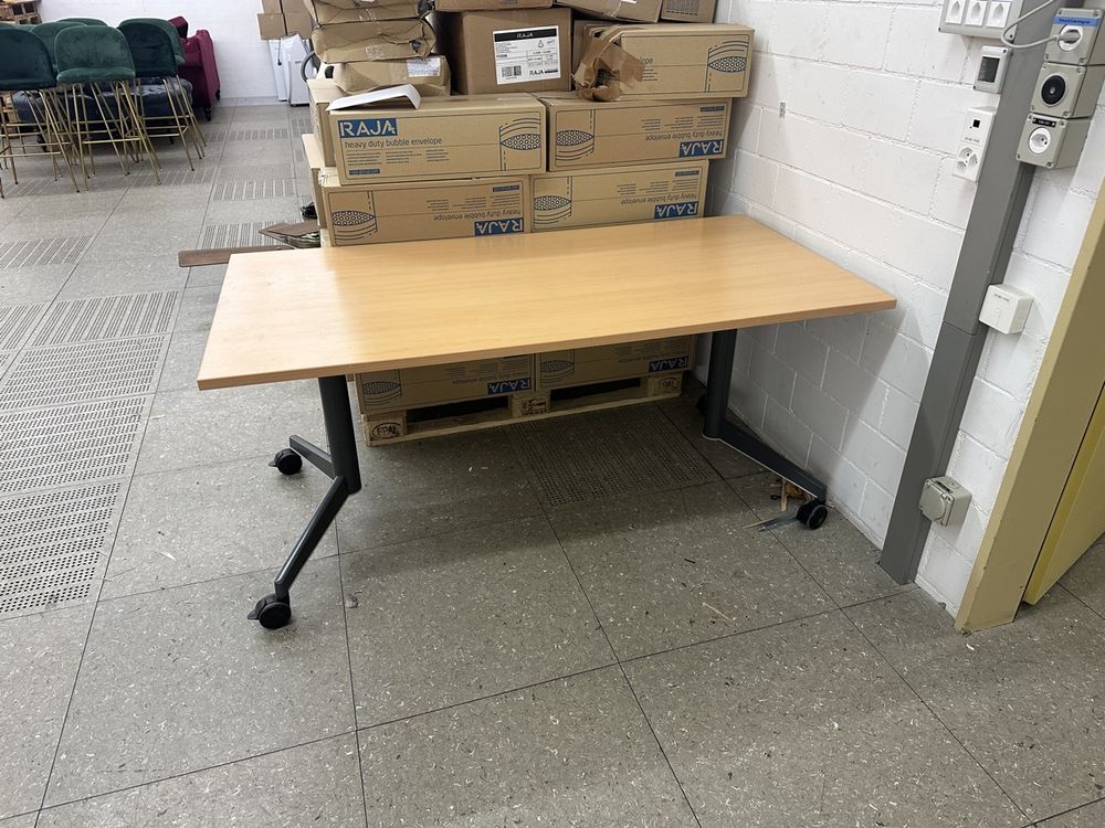 Scrivanie: Bürotisch / Schreibtisch mit Rollen – Usato da Zollikon venduto da marmull