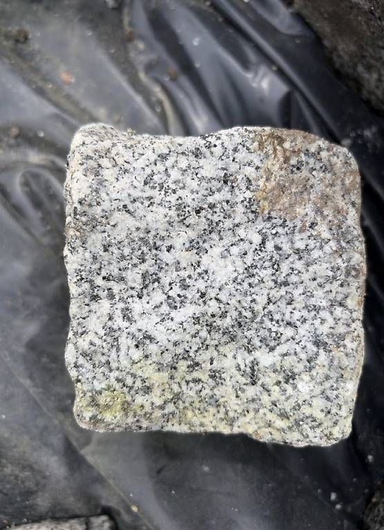Pierres & tuiles: 730 Granitsteine – D'occasion à Arisdorf par Lerpi 3