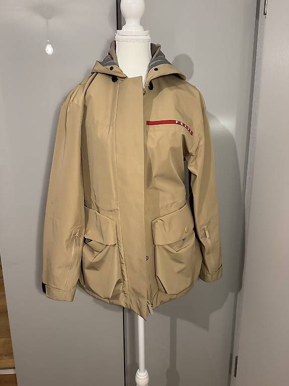 Giacche: Regenjacke Prada – Usato da Adligenswil venduto da TST04